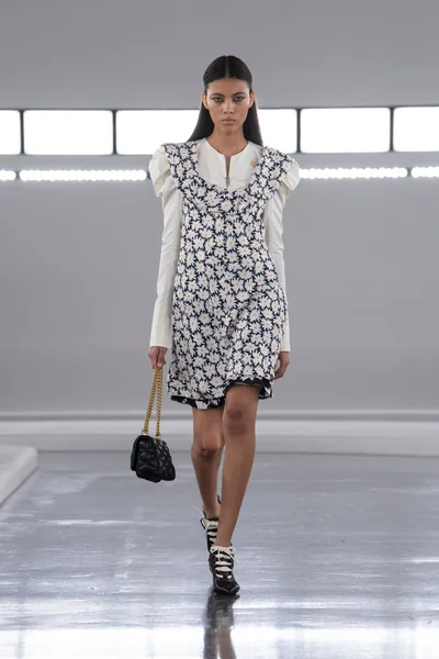 Look 23